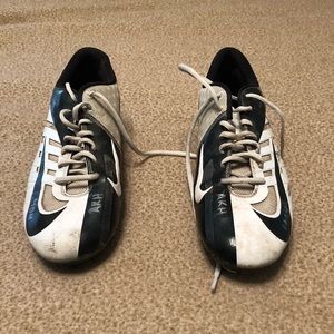 Men’s Nike cleats. Men’s 12